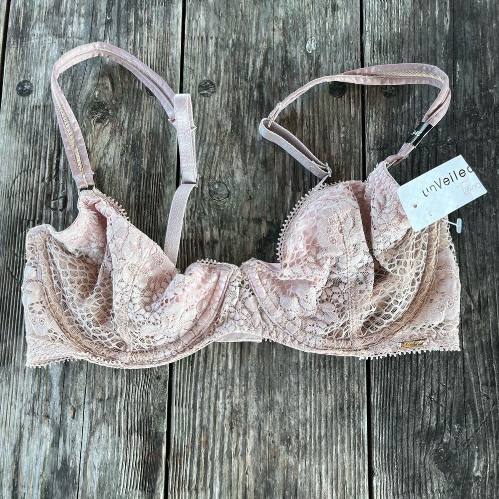 UNVEILED NUDE LACE BRA WITH TAGS 34C